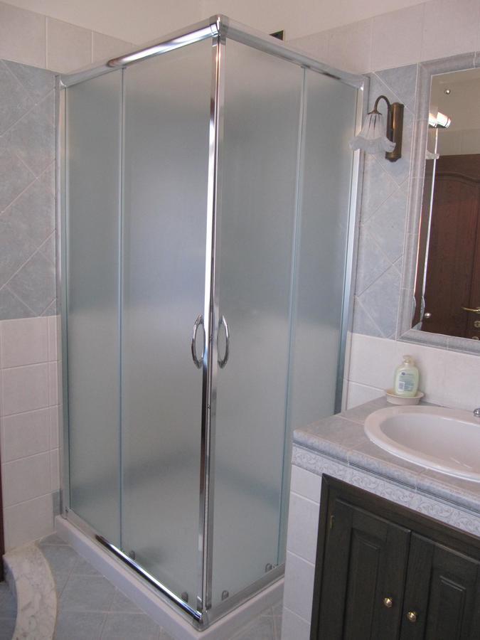 Il Portico Bed & Breakfast Uras Bagian luar foto